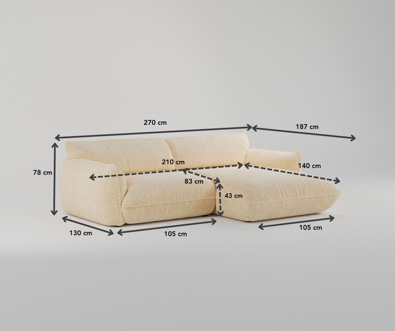 Cremefarbenes Sektionssofa mit Maßangaben in Zentimetern auf einfarbigem Hintergrund.