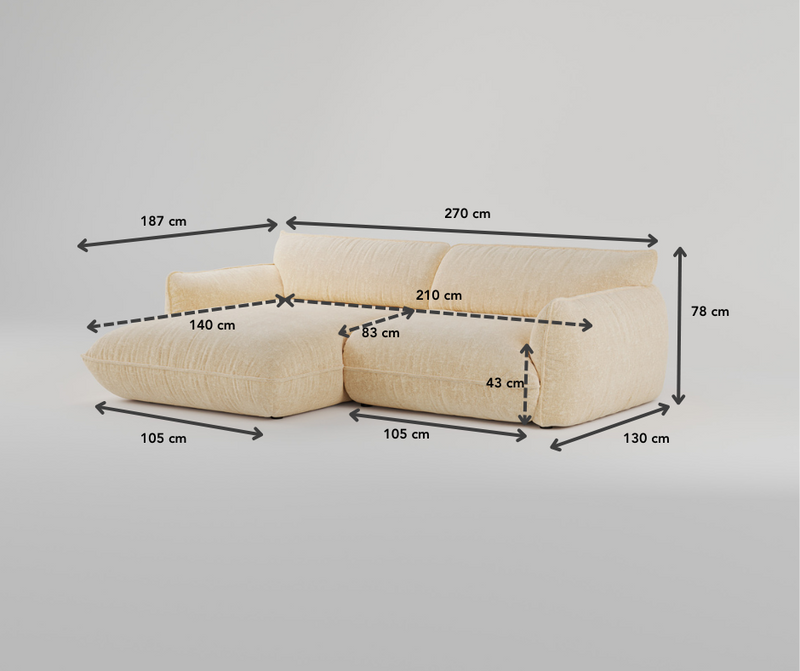 Cremefarbenes Sektionssofa mit detaillierten, in Zentimetern beschrifteten Maßen auf einfarbigem Hintergrund.